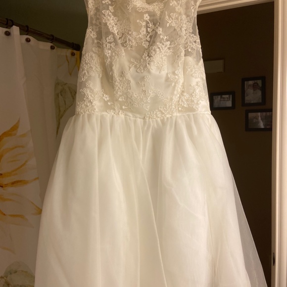 Dress - Picture 4 of 5